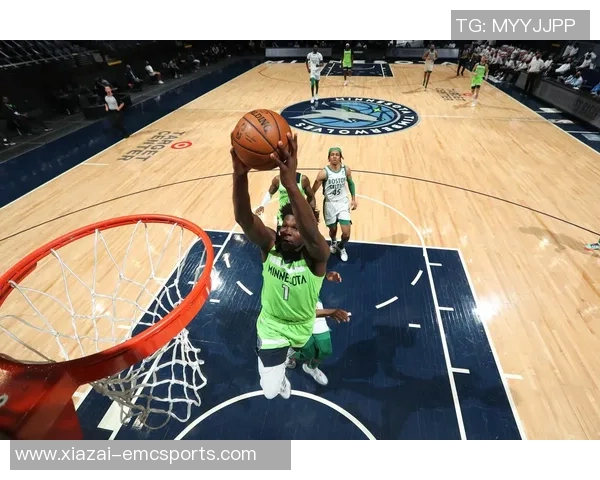 爱德华兹半场表现抢眼13投6中砍下并列最高16分助力球队奋勇争先 爱德华兹半场表现抢眼13投6中砍下并列最高16分助力球队奋勇争先