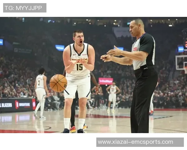 爱德华兹首节火力全开9投6中砍下14分2板3助与东契奇展开激烈对决 爱德华兹首节火力全开9投6中砍下14分2板3助与东契奇展开激烈对决